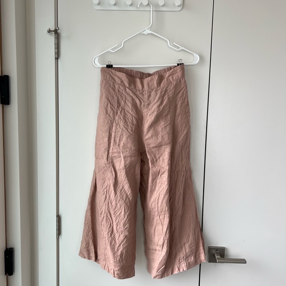 Pink wide leg capris - Picture 1 of 3